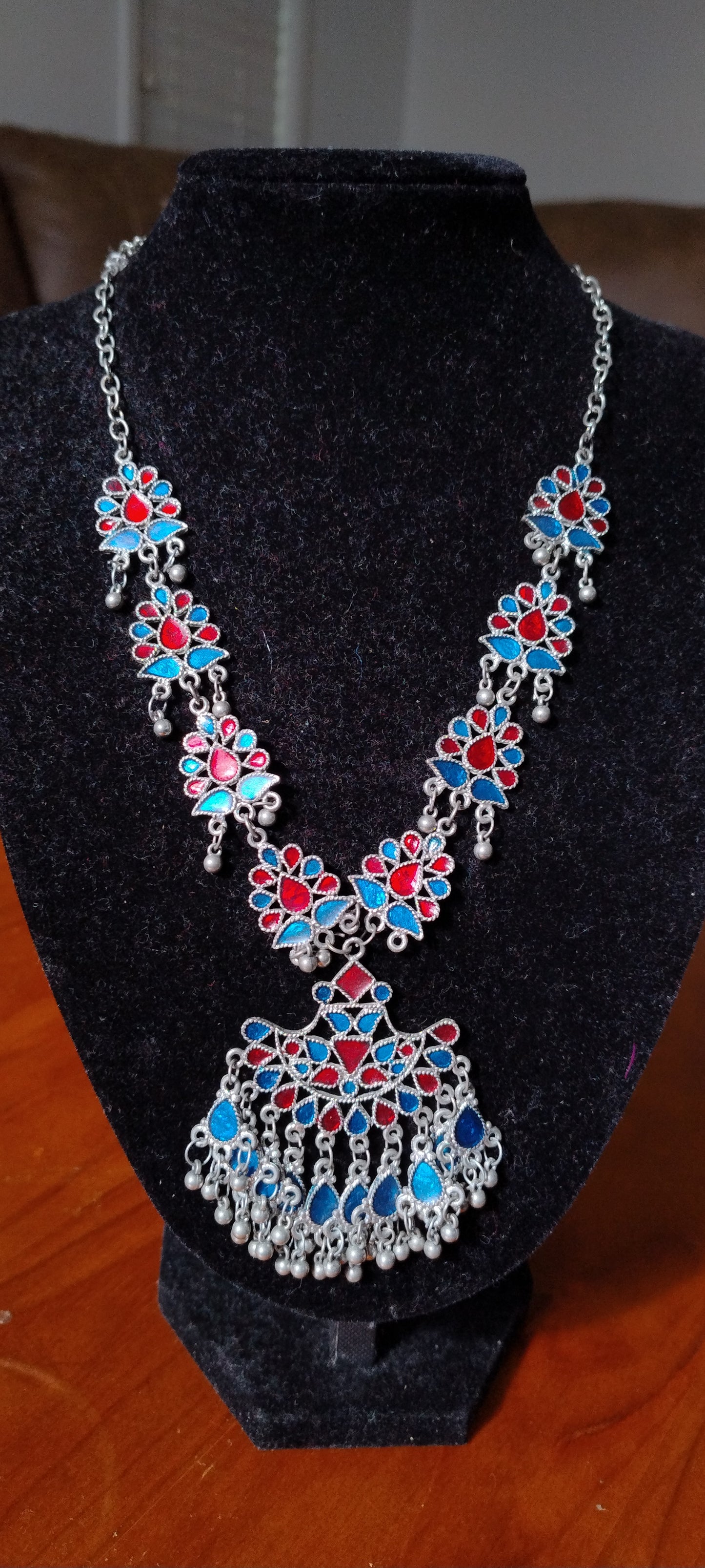 HANDCRAFTED DANGLE NECKLACE #A213