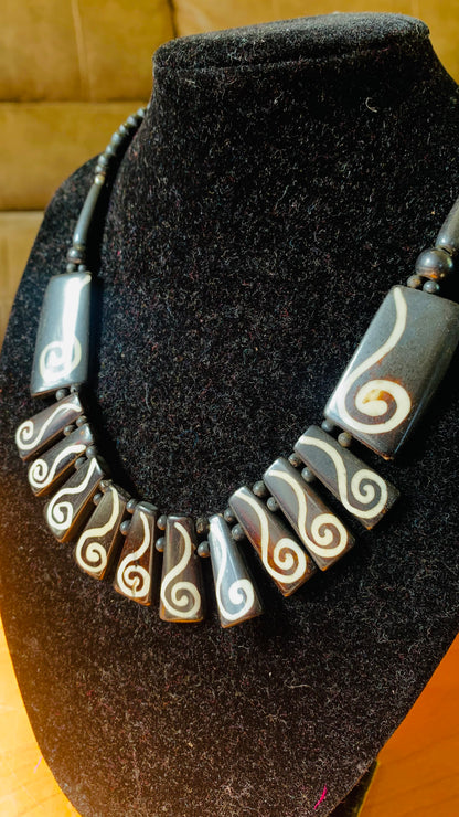 HANDCRAFTED BEADS NECKLACE #A211