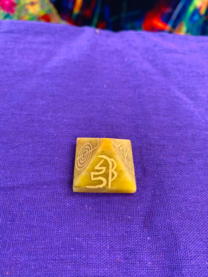 BOHO NATURAL STONE PYRAMID  # 12213