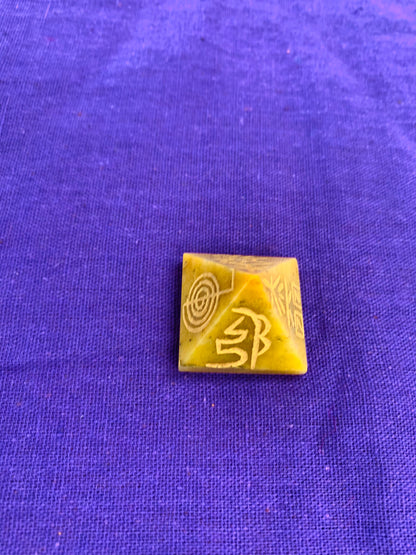 BOHO NATURAL STONE PYRAMID  # 12213