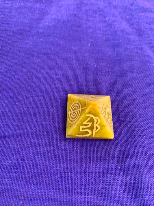 BOHO NATURAL STONE PYRAMID  # 12213