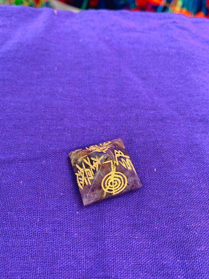 BOHO NATURAL STONE PYRAMID  # 12212